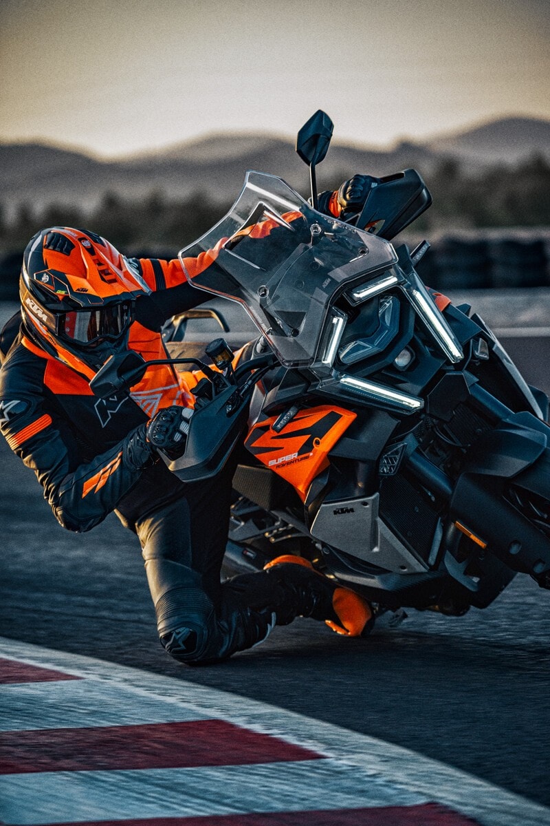 KTM 1390 Super Adventure 2026: arriva la nuova generazione